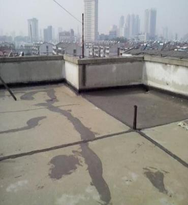 宝应漏水维修 楼顶漏水是什么原因，楼顶漏水维修方法是什么?